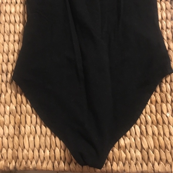 3️⃣for2️⃣5️⃣Forever21 Sleeveless Bodysuit w Zipper - Picture 6 of 6